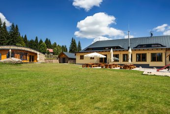 EA Mountain hotel Hajenka*** - view of the hotel building and wellness center