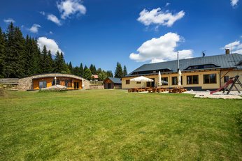 EA Mountain hotel Hajenka*** - view of the hotel building and wellness center